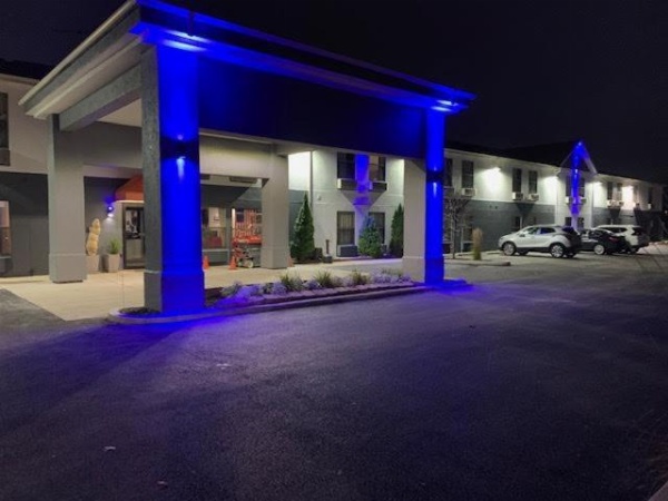 Days Inn by Wyndham Great Lakes - N. Chicago image 18